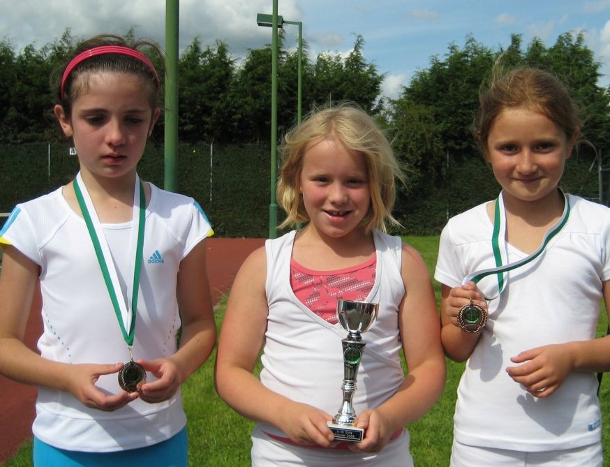 Alexandra Pearson, Aiofe Miller & Bethany Nagle